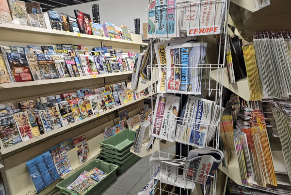 Françoise meuclet ouvre grand magasin de presse journaux magazines librairie papeterie douai